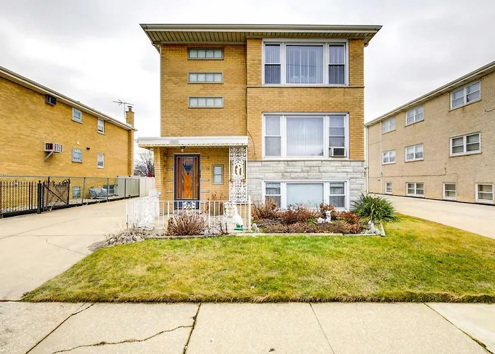 ~ 2 Mi To Ford Mall! * Oak Lawn