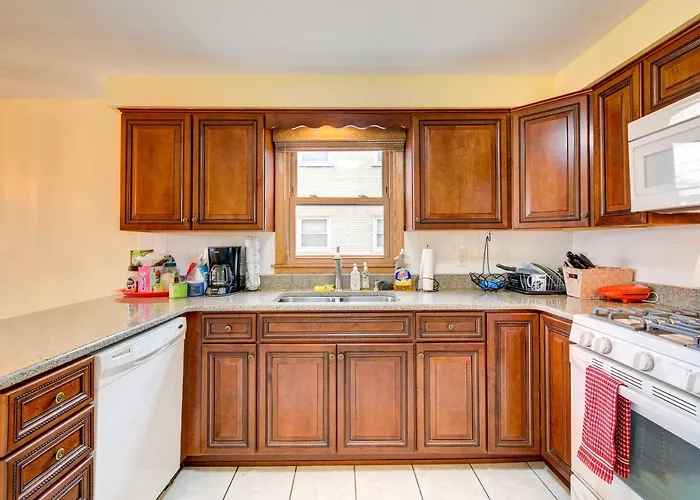~ 2 Mi To Ford Mall! Oak Lawn