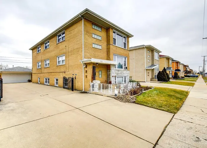~ 2 Mi To Ford Mall! Oak Lawn