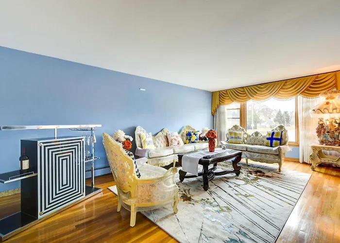 Apartment ~ 2 Mi To Ford Mall! *