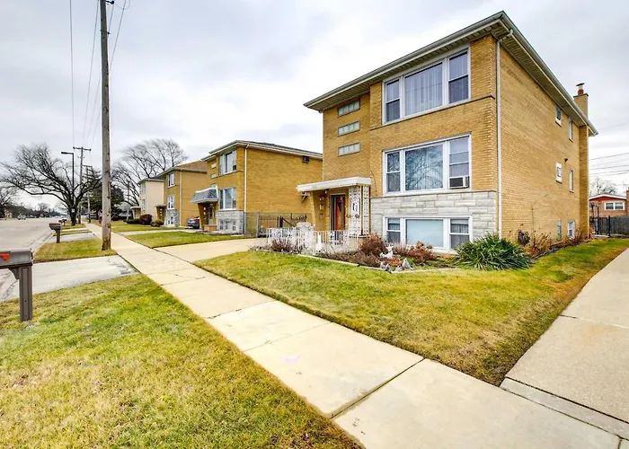 Apartment ~ 2 Mi To Ford Mall! Oak Lawn